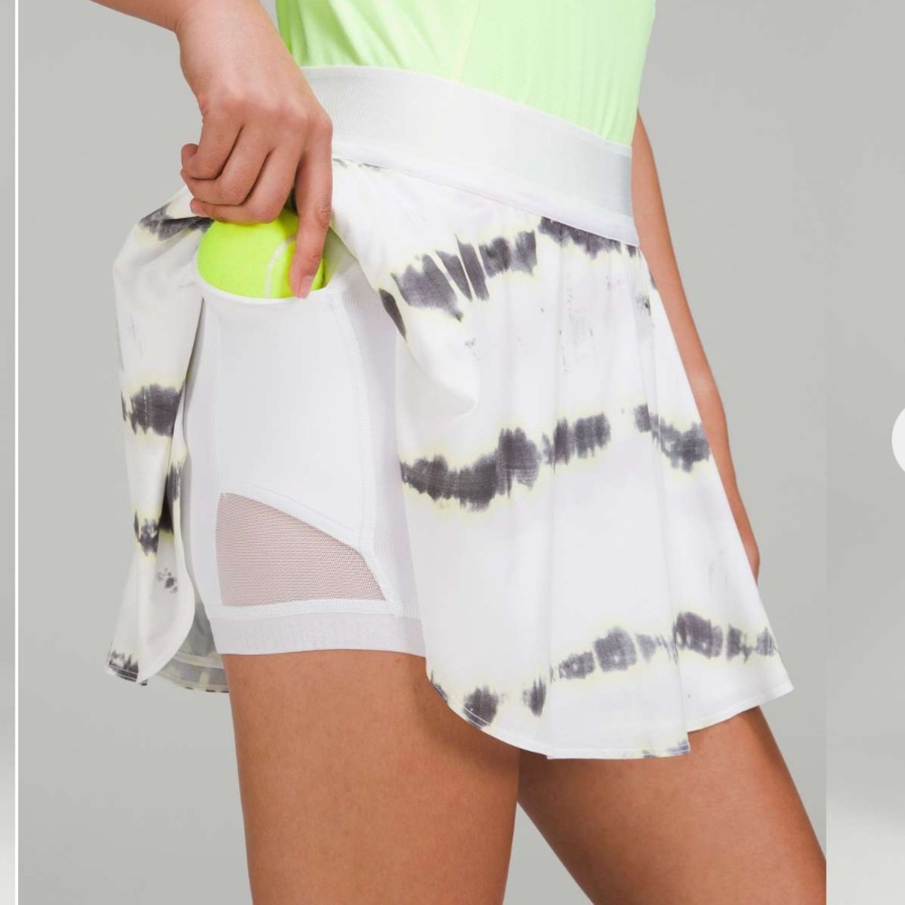 Lululemon Court Rival High-Rise Skirt 
Transverse Yellow Multi / Size 8